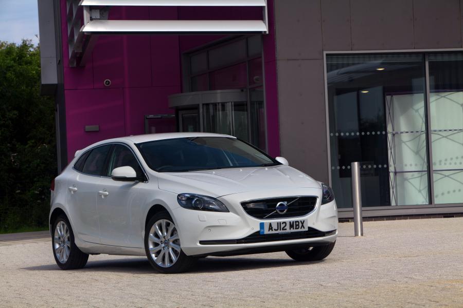  Volvo V40 2012 года  (фото 34 из 183)